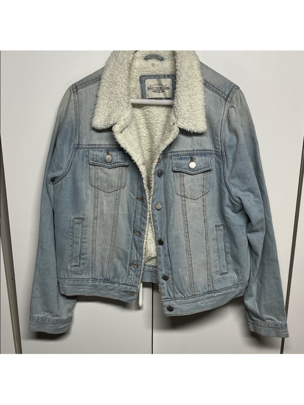 Ashley by 26 Vintage Charm Sherpa Denim Jacket Light Wash XL
